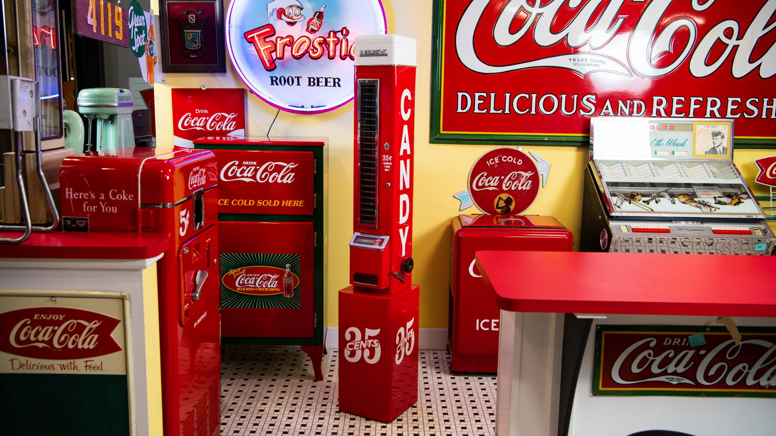 1940s-1950s U-Select-It Candy Vending Machine (1 of 14)