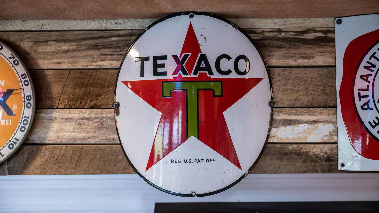 Texaco Single-Sided Curved Porcelain Pump Plate (1 of 5)