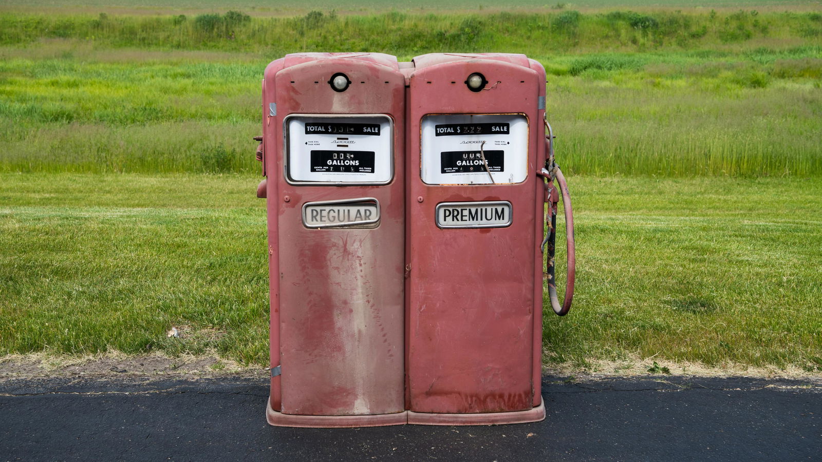 Bennett Model 982 Twin Gas Pump (1 of 16)