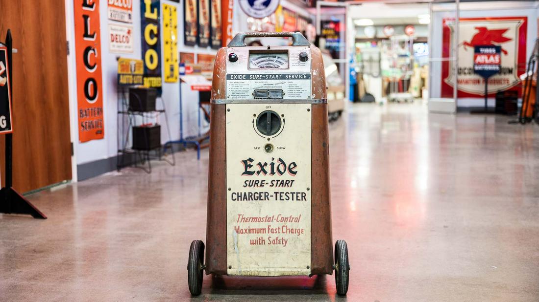 Exide Sure-Start Service Battery Charger-Tester (1 of 12)