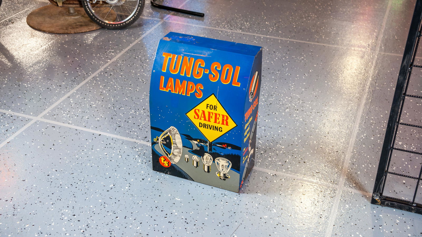 Tung-Sol Lamps Store Display (1 of 4)