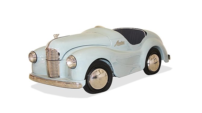 N84 -  1948 Austin Roadster Pedal Car (1 of 3)