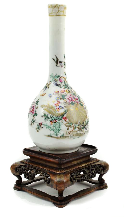 A Japanese porcelain bottle vases finely painted with (1 of 2)