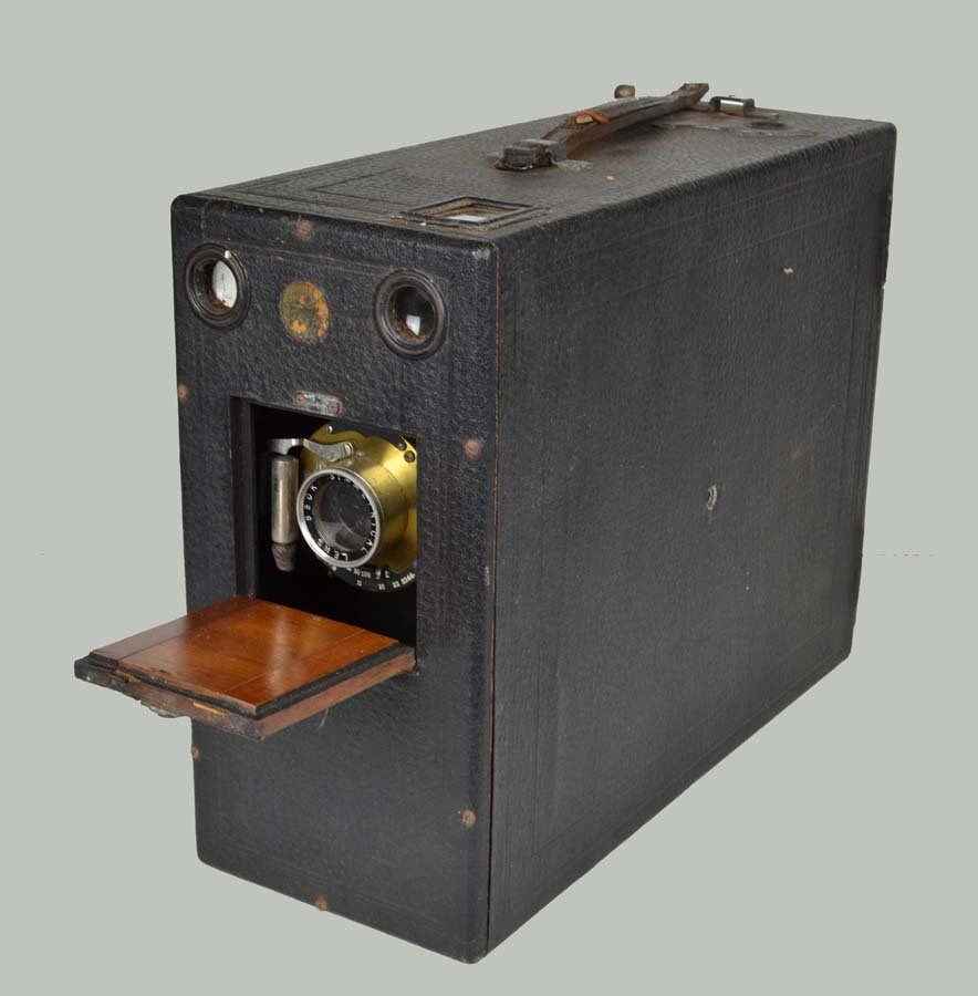 A vintage falling plate camera with Beck symmetrical (1 of 3)