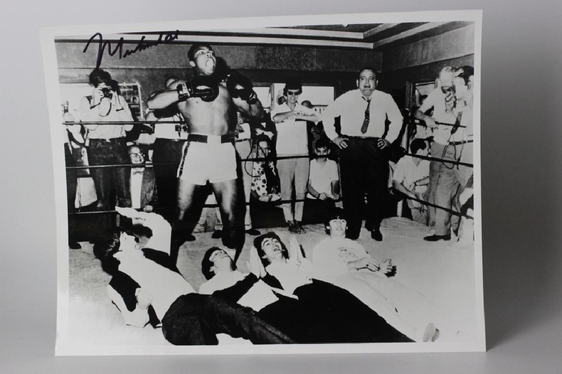 Muhammad Ali Signed Photo With Beatles,  Attributi (1 of 2)