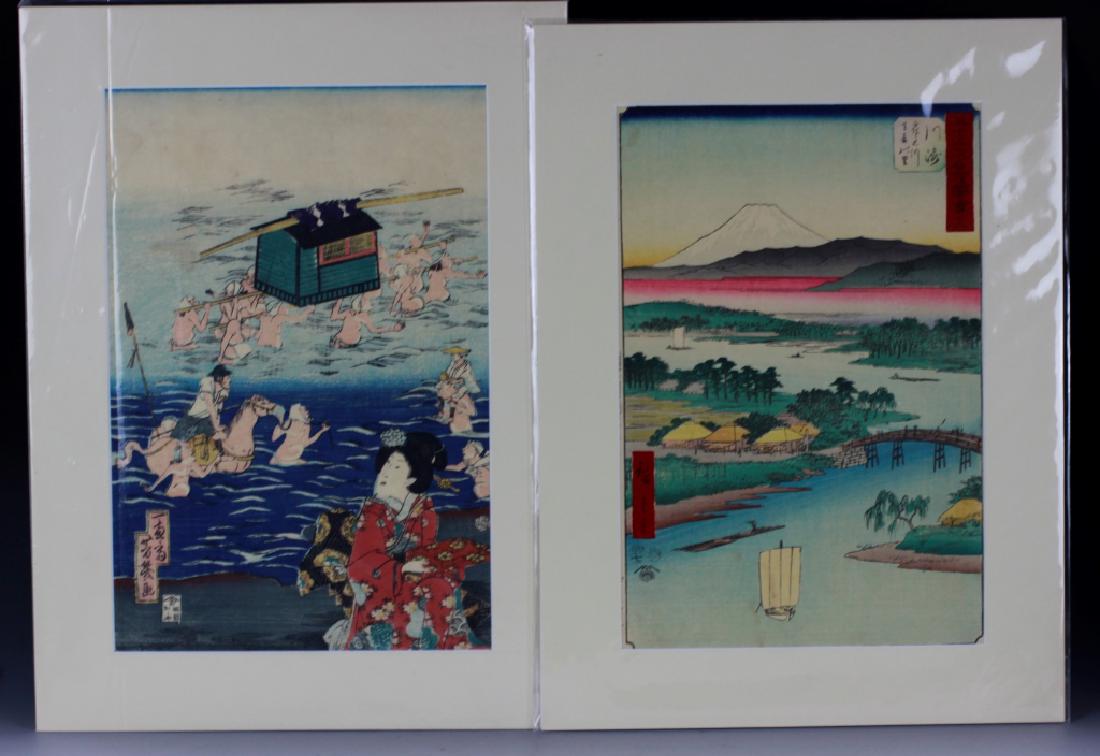 2 Japanese Wood Block Paintings (1 of 7)