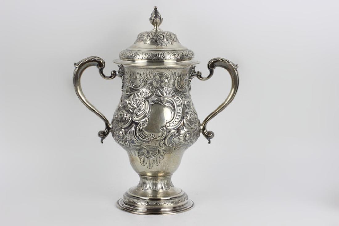 Early Georgian Silver Covered Cup, 2 Handled (1 of 8)