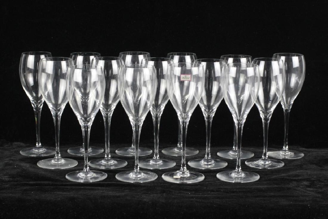 Set of 15 Baccarat St. Remy Wine Glasses: Set of 15 Baccarat St. Remy Wine Glasses. Dimensions- H- 7"