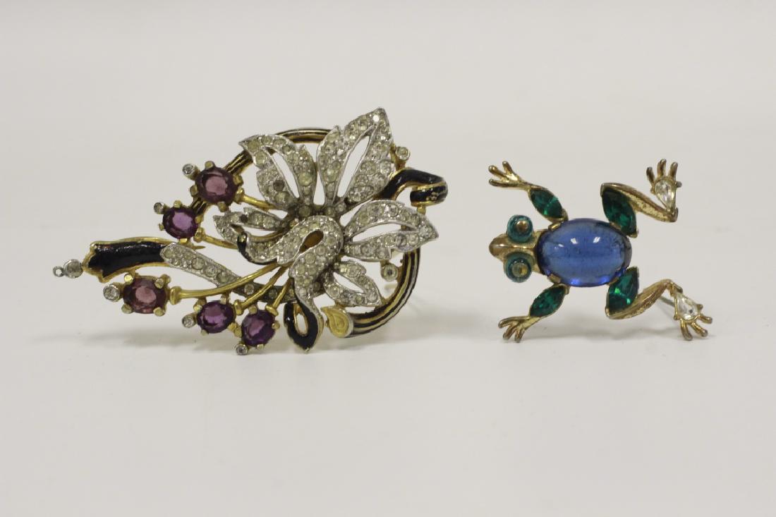 2 Vintage Brooches Signed "Trifari" (1 of 5)