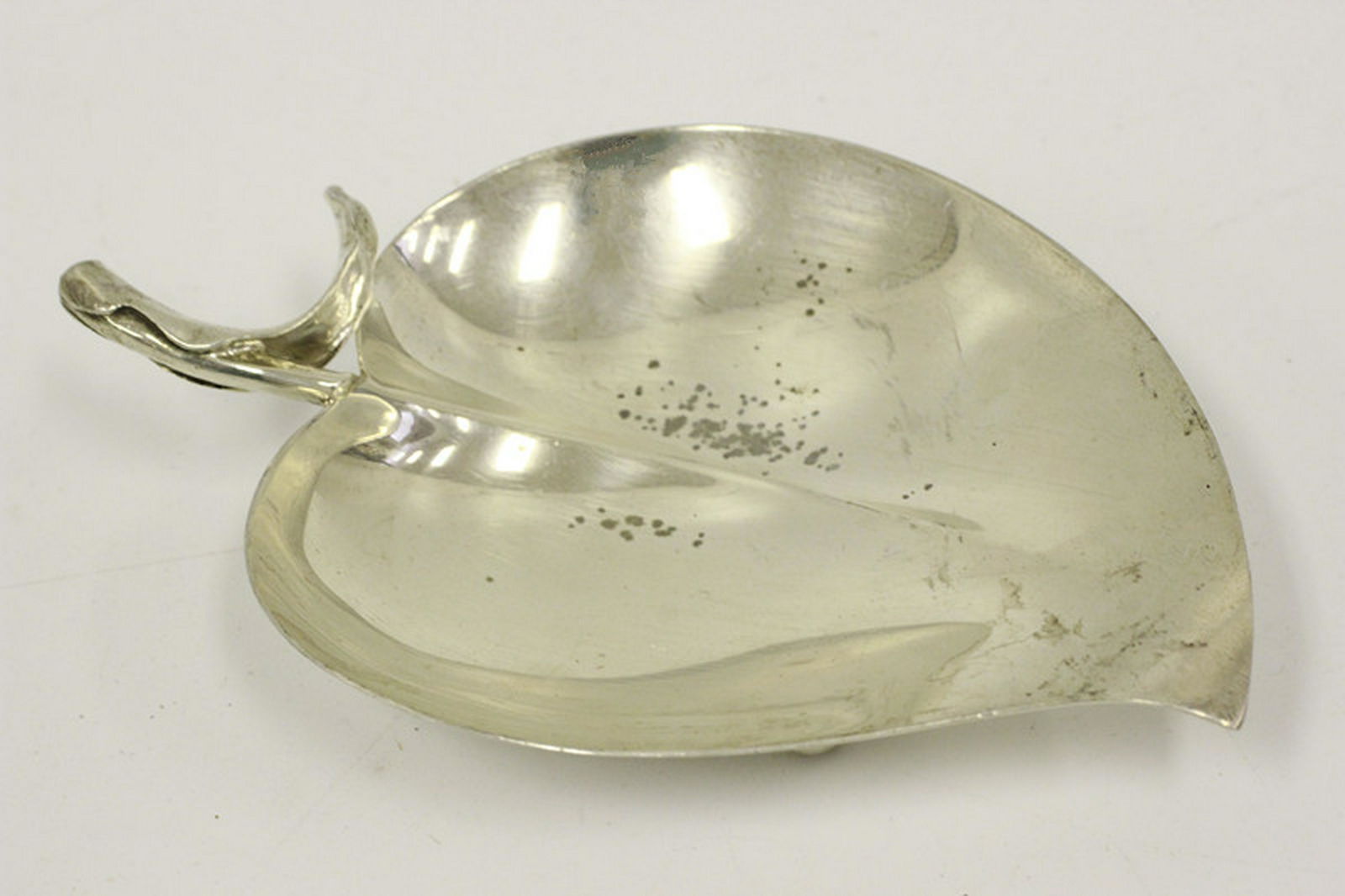 Tiffany & Co Makers Large Leaf Shape Nut dish (1 of 5)