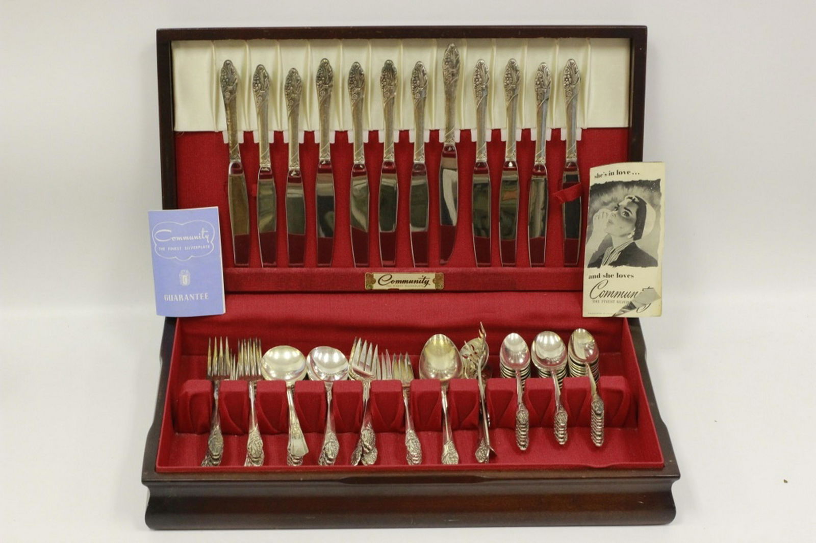 81pc Silver Plated Silverware Set in Box (1 of 6)