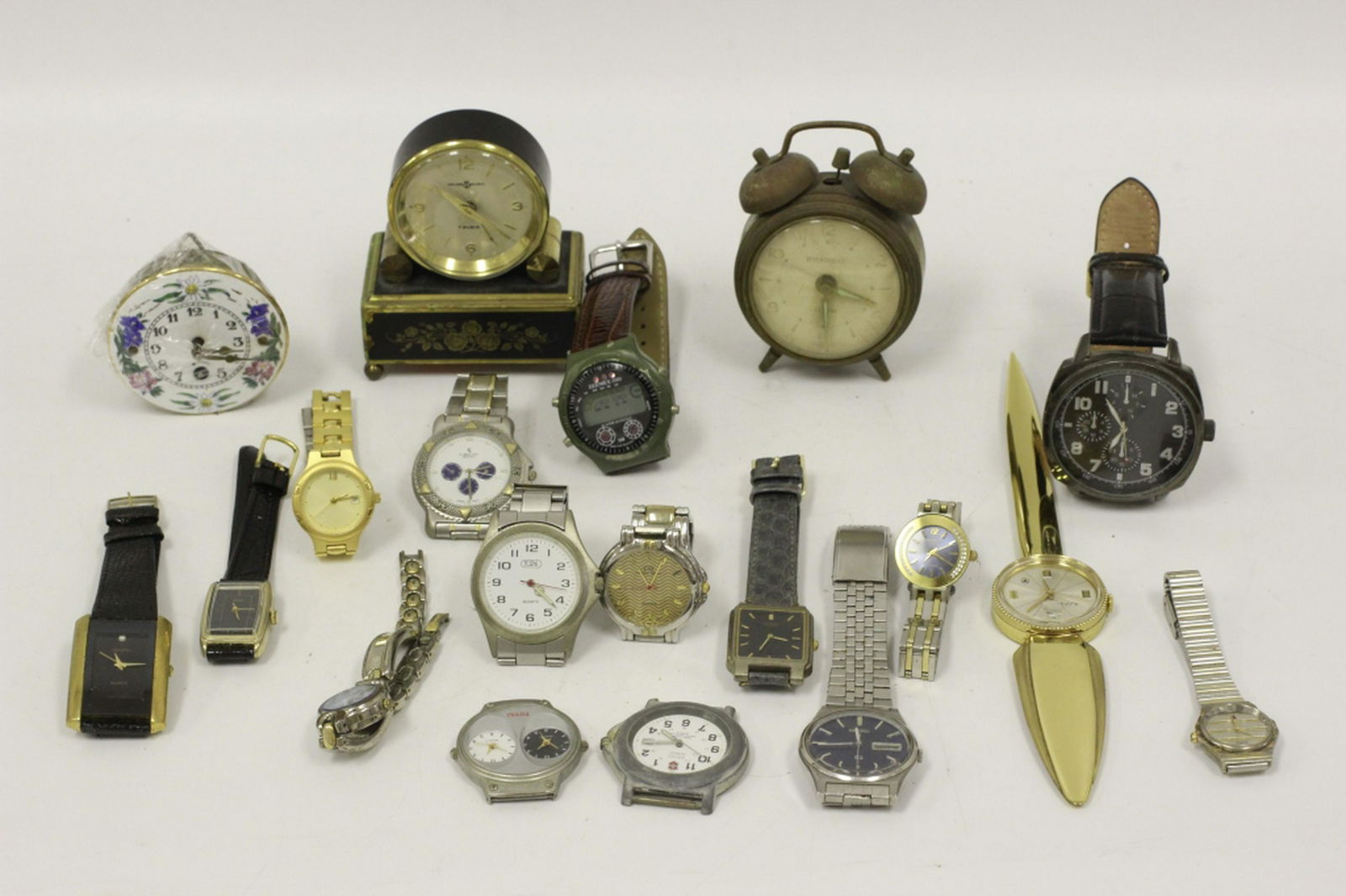 19pc Lot of Various Vintage Watches & Small Clocks (1 of 6)
