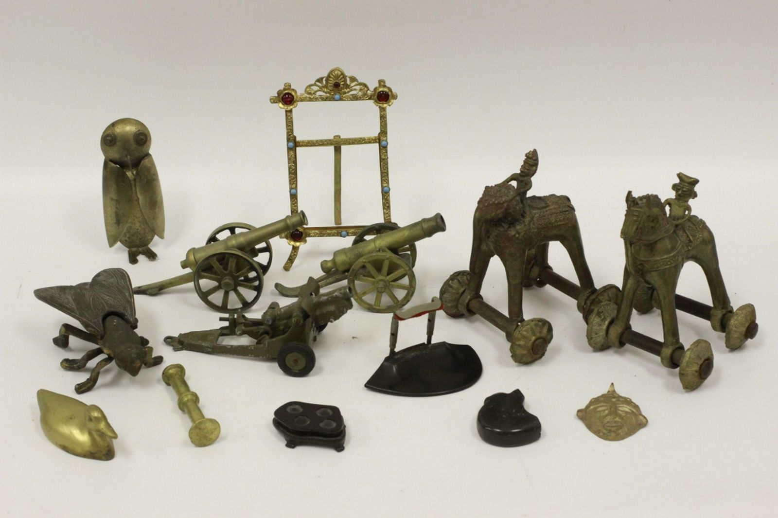 Lot of Vintage Metal Toys (1 of 4)