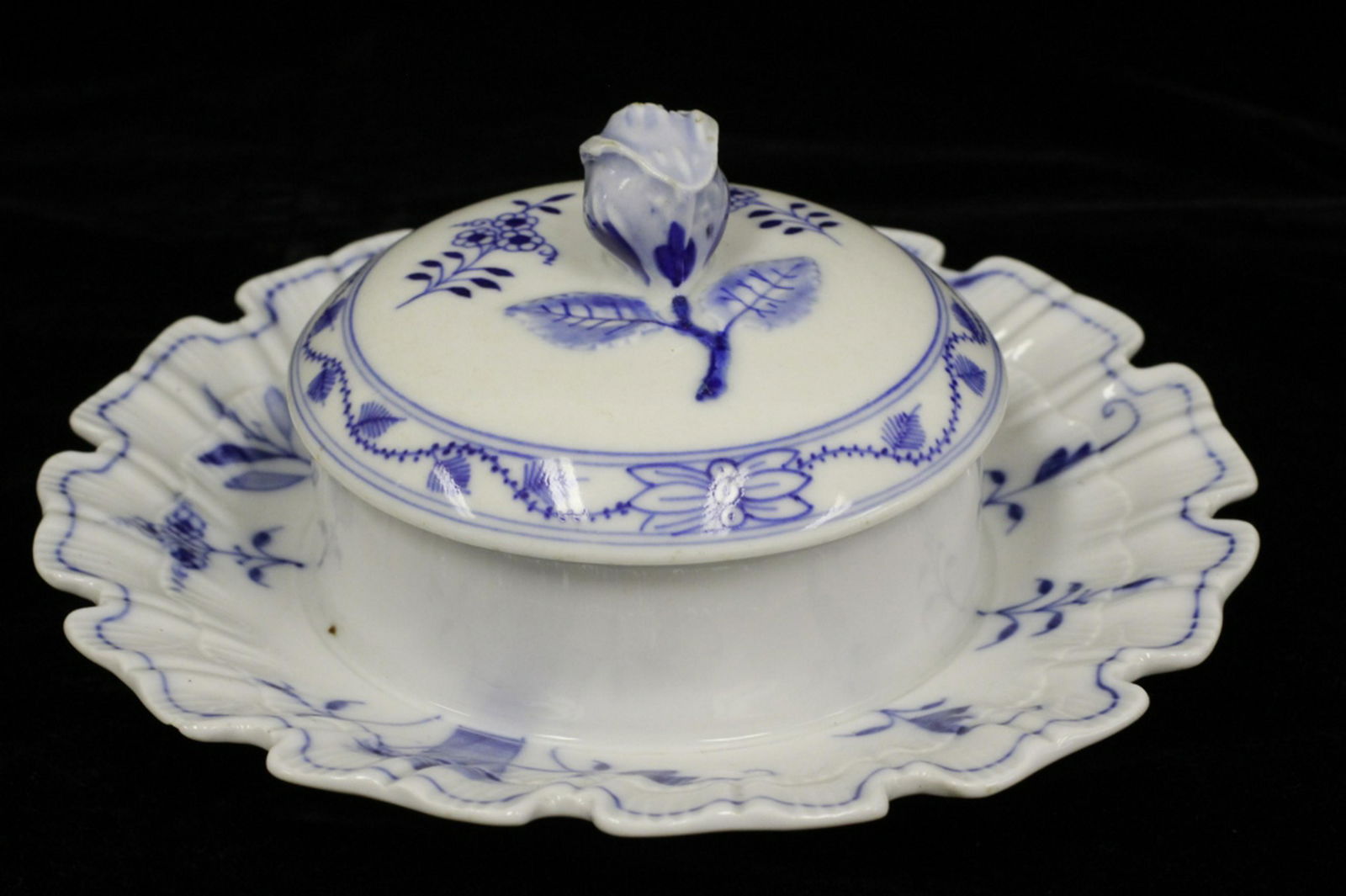 Meissen Blue & White Serving Dish w/ Lid (1 of 4)