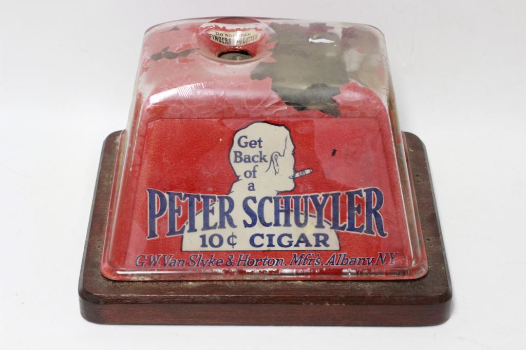 Key Wound Mechanical Countertop Cigar Cutter (1 of 4)