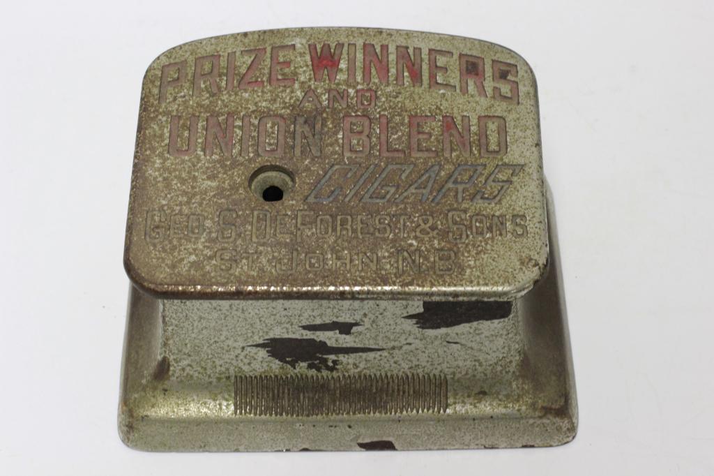 Country Cigar Store Key Wound Mechanical Cutter (1 of 6)