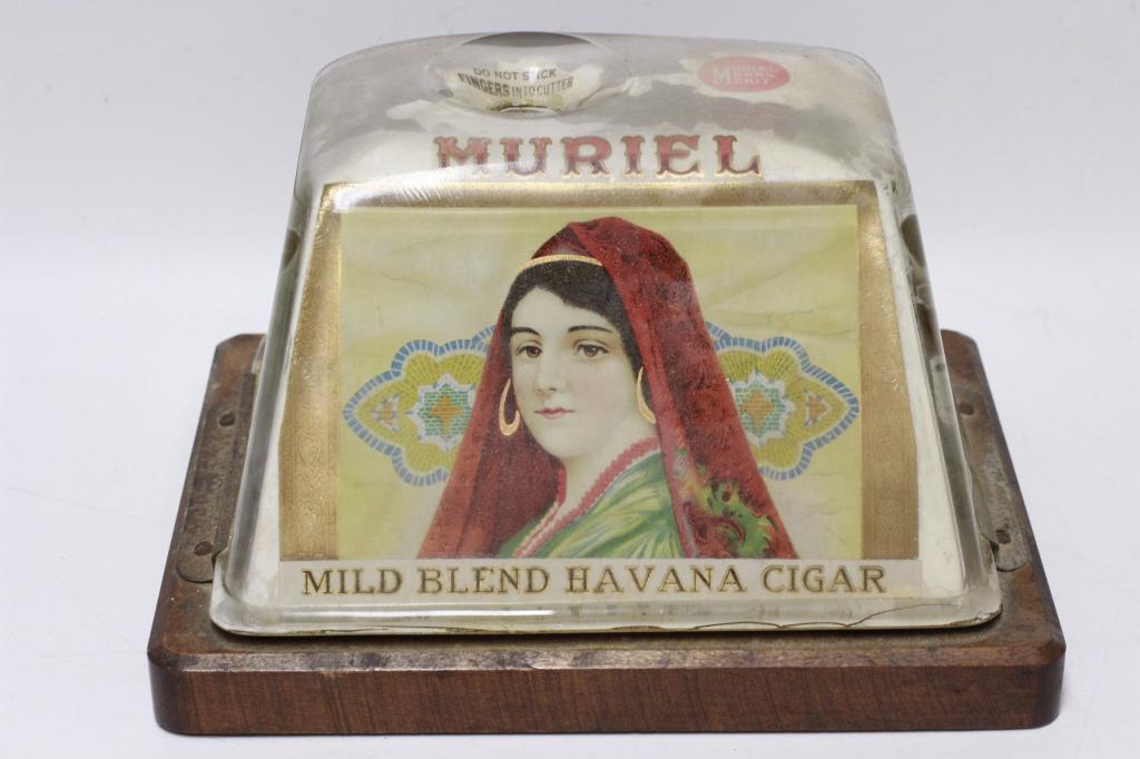 Muriel Key-wound Glass Countertop Cigar Cutter (1 of 4)