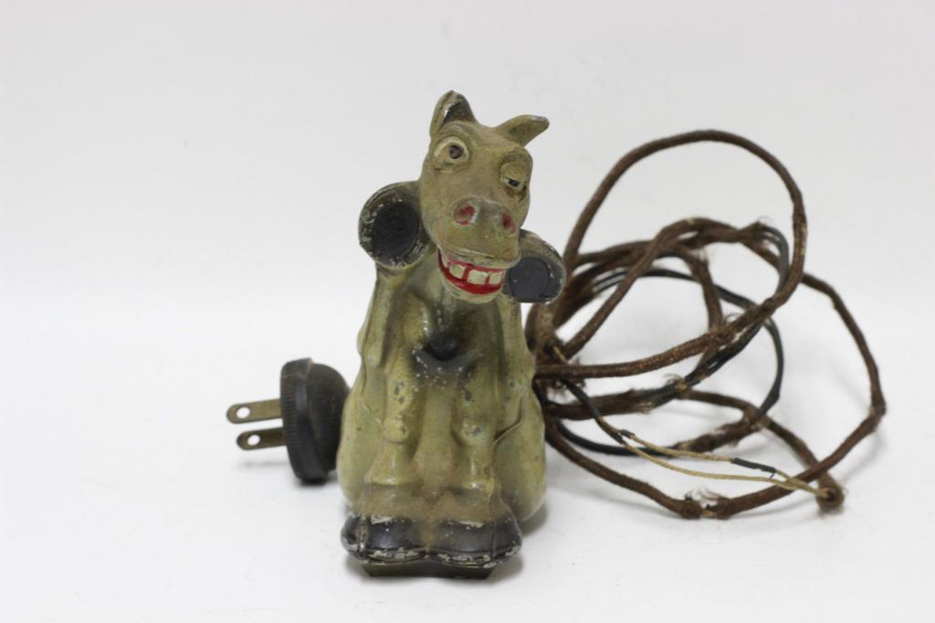 Comic Horse Desk Electric Lighter (1 of 4)