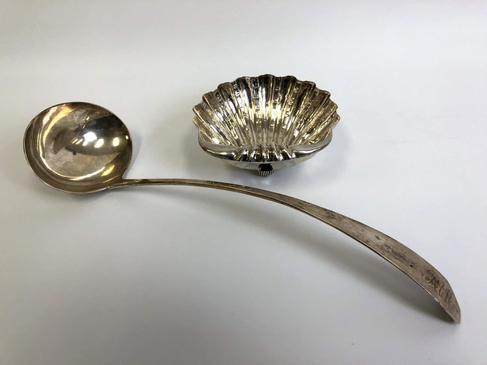 2pc Lot Antique Silver Including Georgian Ladle: 2pc Lot Antique Silver Including an Early Georgian Large Ladle, Fully Hallmarked & a Shell Shaped Bowl, Fully Hallmarked. Probably Continental. Provenance from a Queens, NY Home. Generally Good Condit