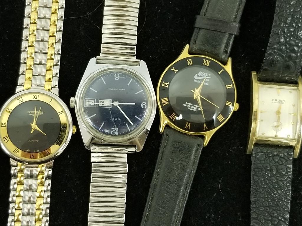 A Lot of 16 Vintage Watches Including Seiko,Croton: A Lot of 16 Vintage Watches Including Seiko, Croton, Timex & Longines. Provenance from a Long Island, NY Home. Please note the absence of a condition report does not imply that there are no condition 