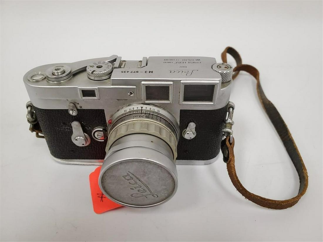 Leica Vintage Camera, No M3-977435 (1 of 2)