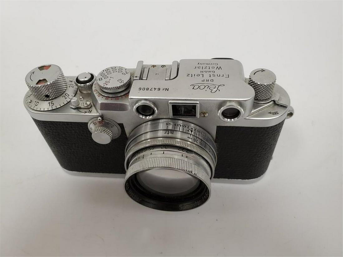 Leica Vintage Camera. No 647806: Leica Vintage Camera. No 647806. Made in Germany. Provenance From an Estate of a Long Island Collector. Please note the absence of a condition report does not imply that there are no condition issues 