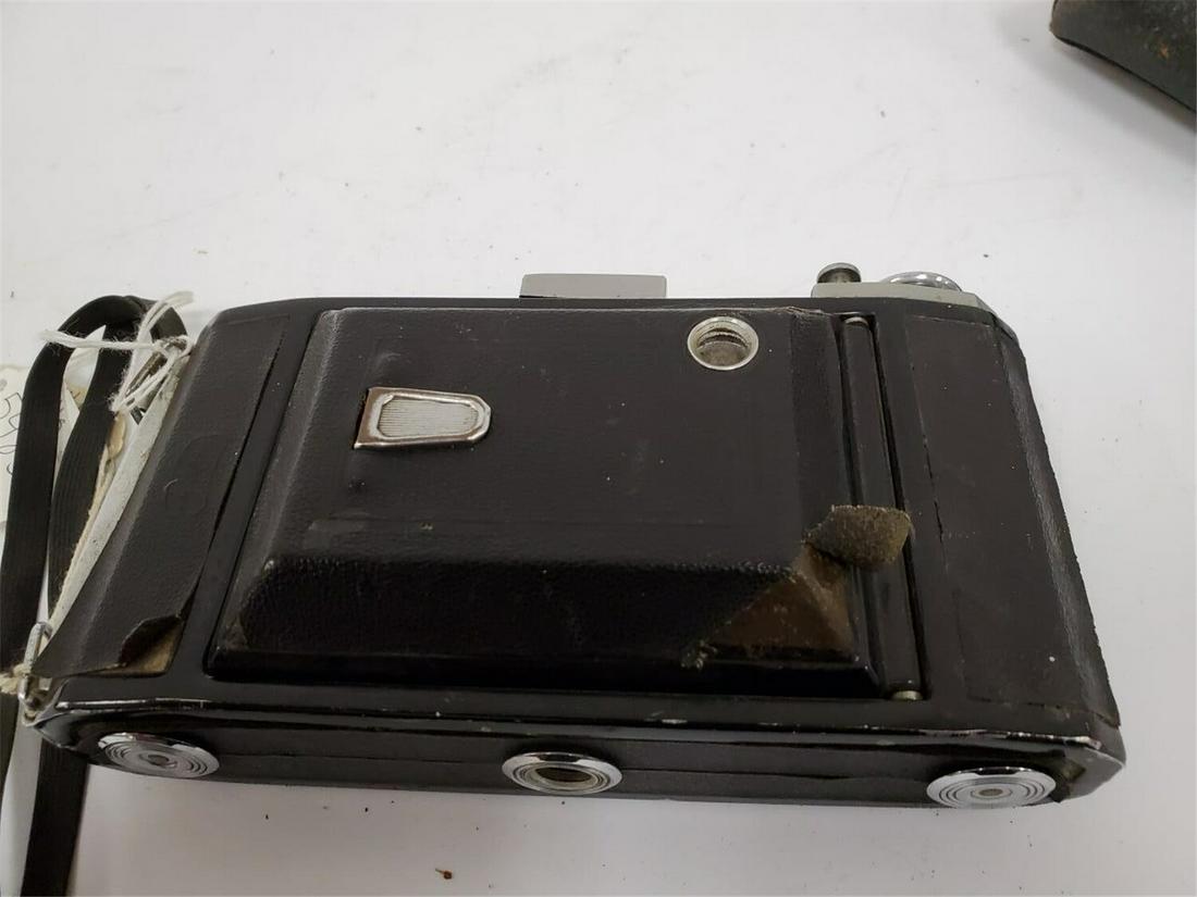 Zeiss-Ikon Early Vintage Camera (1 of 2)