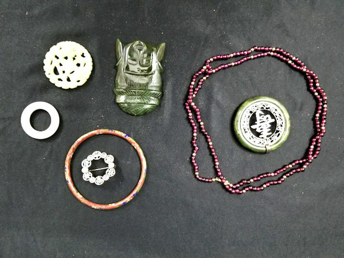 Lot of 7 Chinese Jade & Other Jewelry Items (1 of 4)