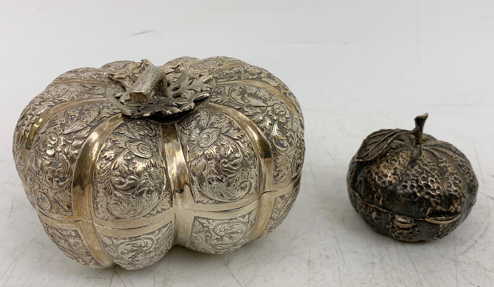 2 Pumpkin Shape vintage Silver Boxes (1 of 7)