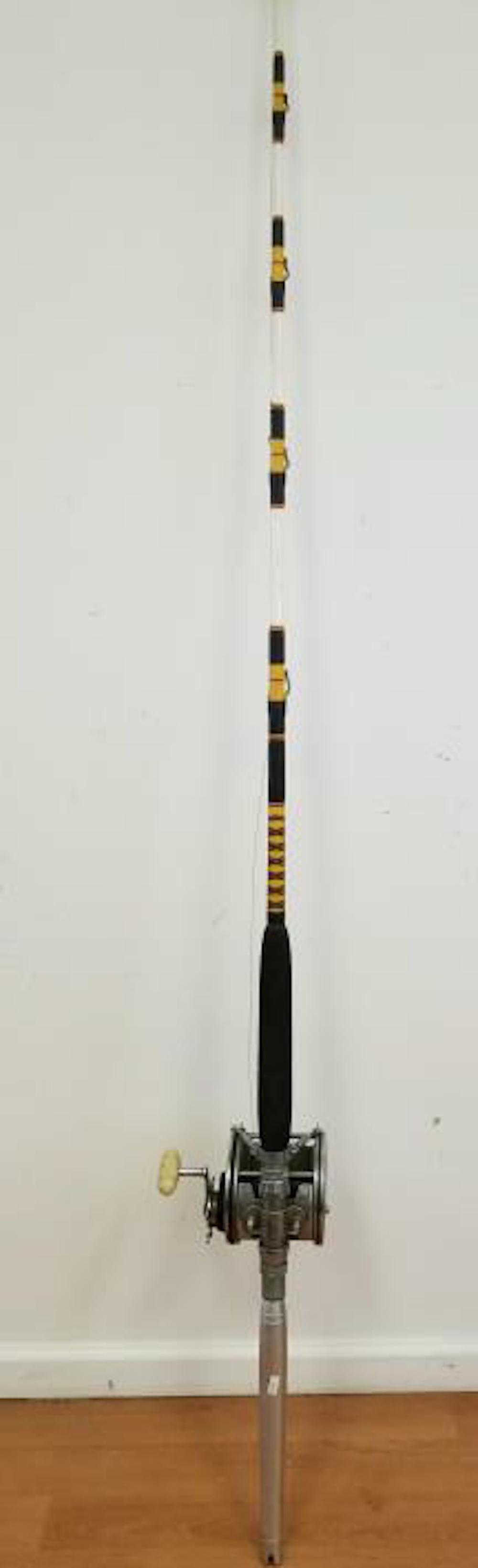 Bob Dowgin Big Fishing Rod for Large Fish (1 of 3)