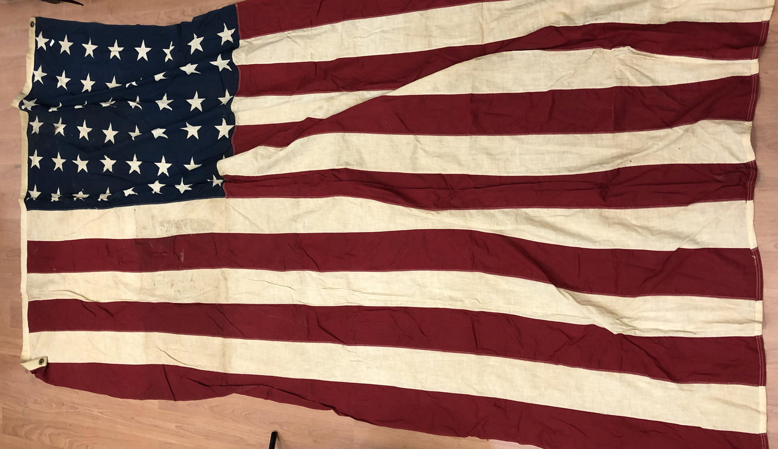 Vintage Flag of United States w/ 48 Stars: Vintage Flag of United States w/ 48 Stars.Condition- As Found.Dimensions- Provenance - from an Long Island, NY Estate.Please note the absence of a condition report does not imply that there are no con
