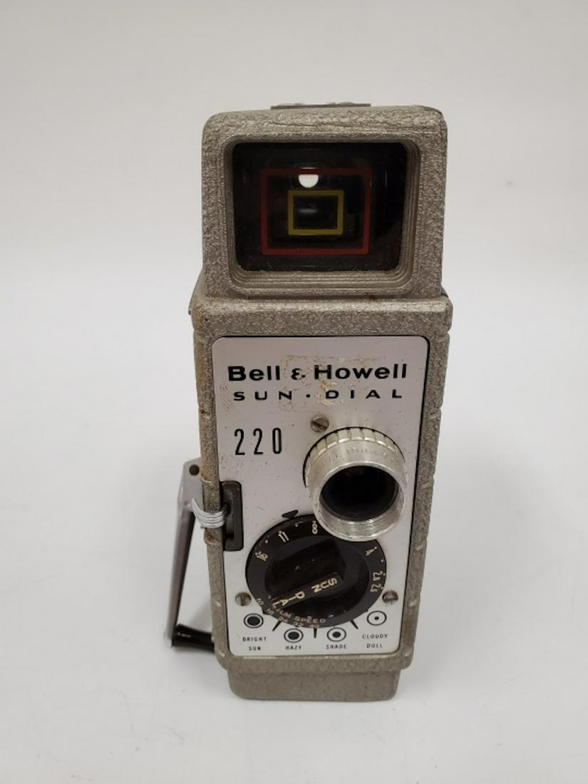 Bell & Howell Sun Dial 220 Vintage Movie Camera: Bell & Howell Sun Dial 220 Vintage Movie Camera. Provenance: From an Estate of a Long Island Collector.Please note the absence of a condition report does not imply that there are no condition issues w
