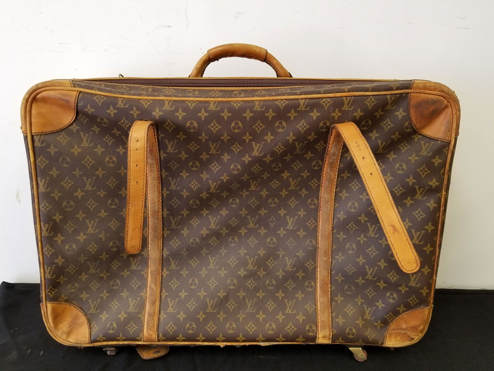vintage louis vuitton suit bag