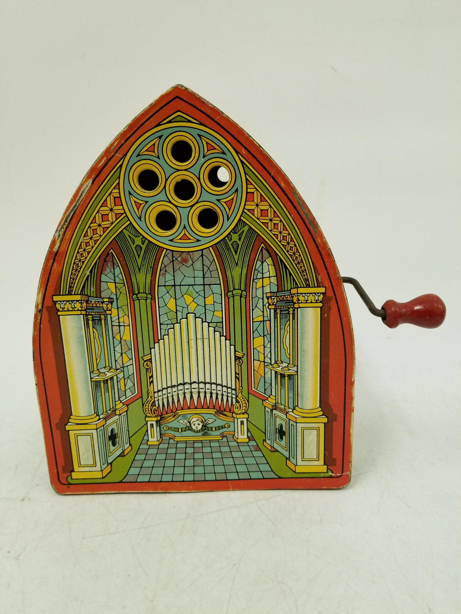 Old Vintage Wind up Toy.: Old Vintage Wind up Toy.Condition: Does not work.Dimensions: H 9.25, L 7.25", W 4.75"Provenance: From a Long Island, NY Home.Please note the absence of a condition report does not imply that there are