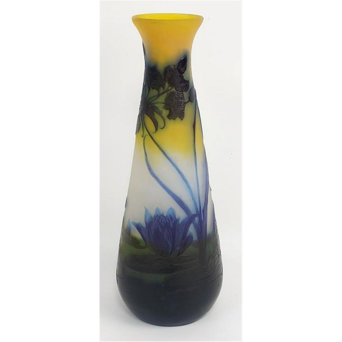 Galle French Cameo Glass Vase, Circa 1900. (1 of 5)