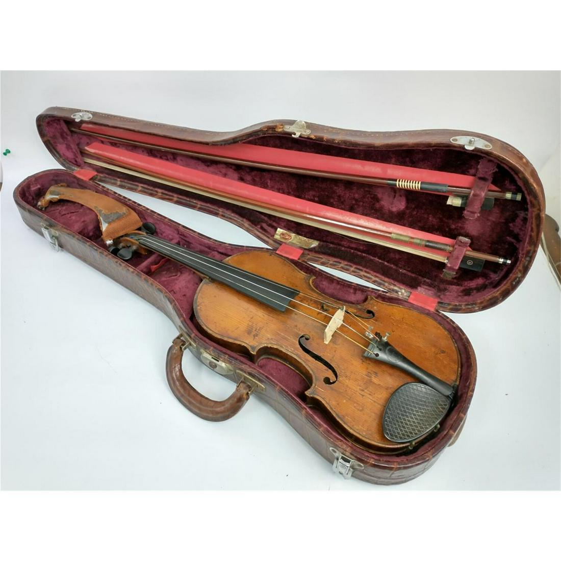Antique Violin In Original Case w 2 Important Bows (1 of 17)