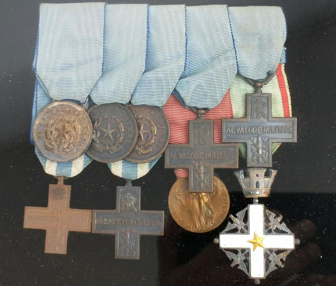 Italian 2nd World War Bravery Medals, Framed. (1 of 4)