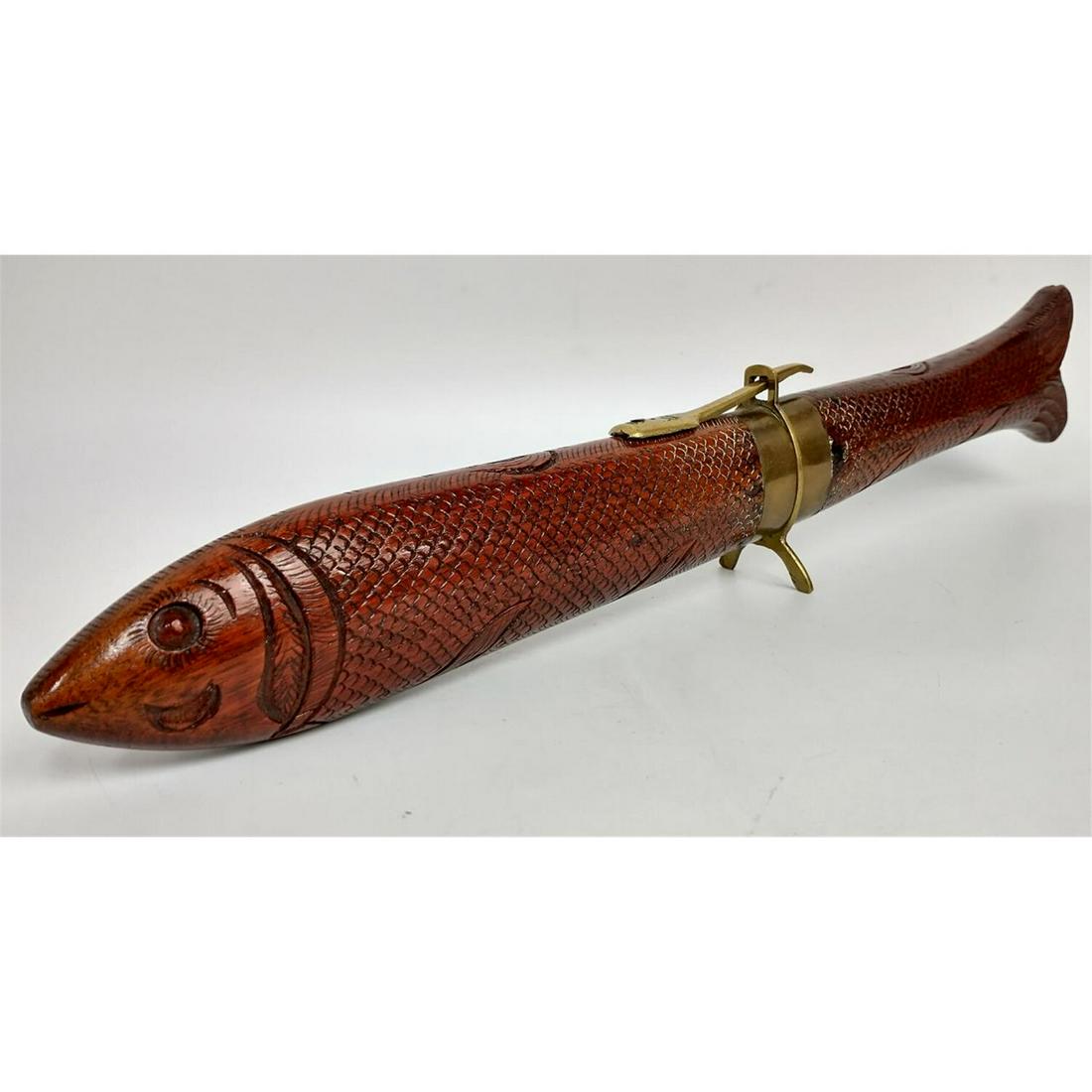 Asian fish Carving Set in Wooden Case. (1 of 3)