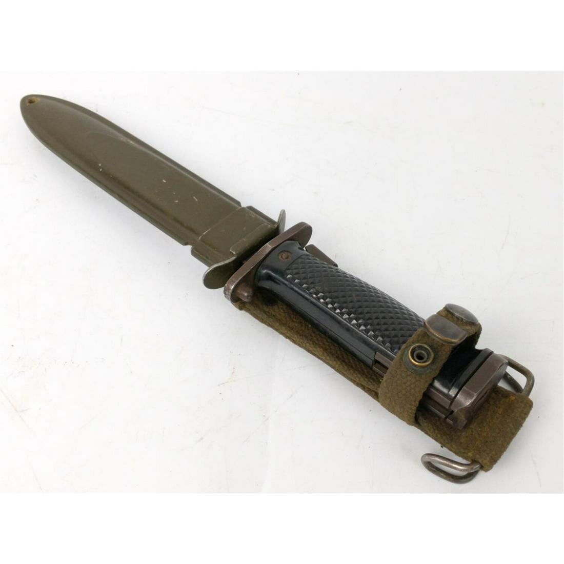 WWII US M5 Bayonet w/ Scabbard & Frog. (1 of 4)