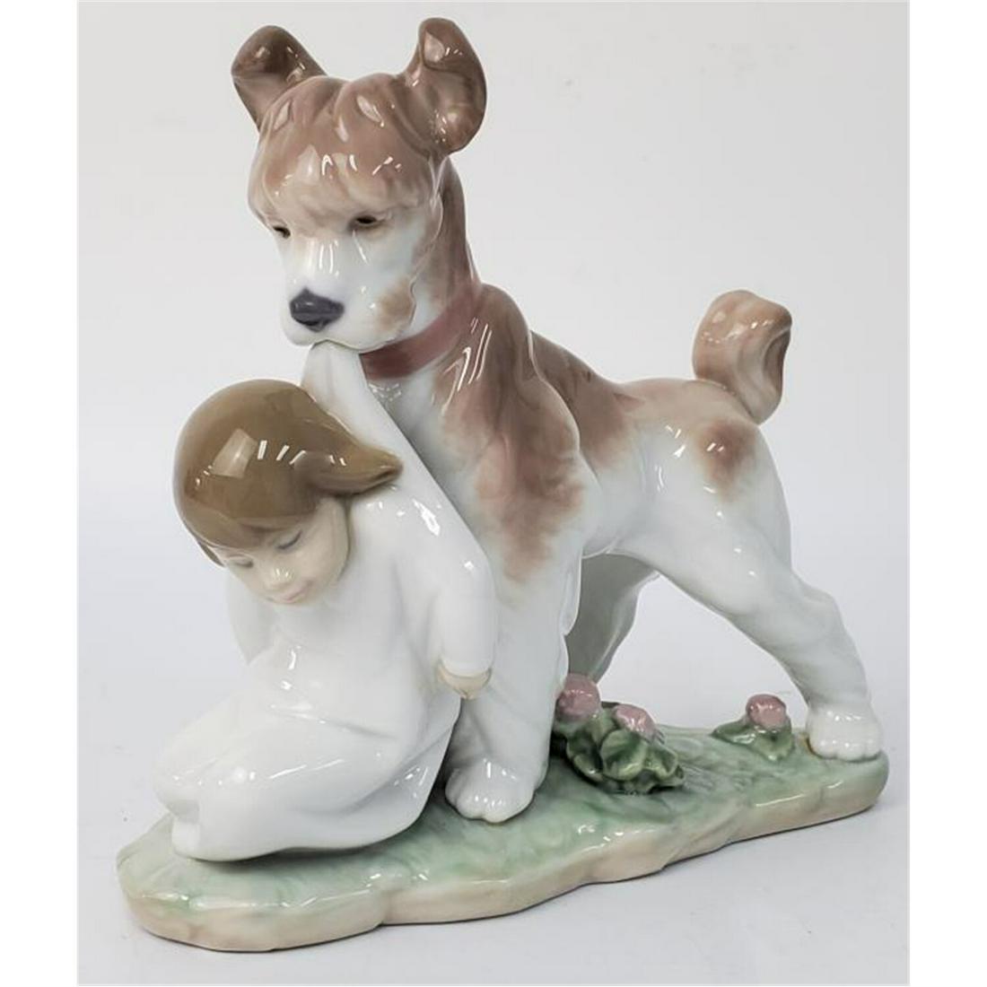 Lladro Figurine #6556 "Safe & Sound": Lladro Figurine #6556 "Safe & Sound" Circa 1998 With Original BoxCondition: Generally Very Good ConditionDimensions: L-6"Provenance: From a Long Island NY Collection.Please note the absence of a condi