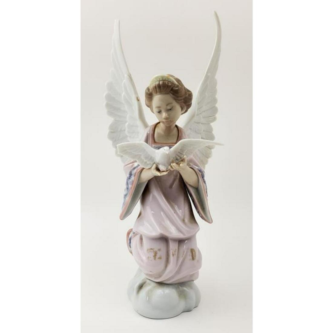 LLadro Porcelain Angel (1 of 2)