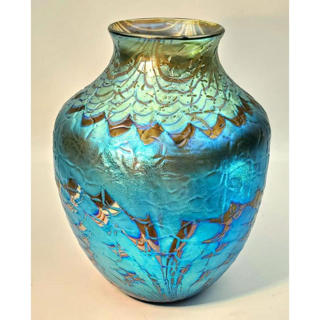 Orient & Flume Tiffany Style Iridescent Vase: Orient & Flume Tiffany Style Iridescent Vase. Fully Signed and Dated 1978. Condition: Excellent. Dimensions: H- 6.5". Provenance: From a Private Lifetime Collection of a Gentleman. Please note the abs