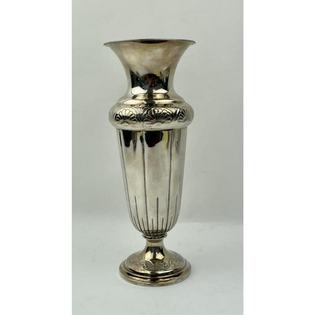 Continental 800 Silver Shell Design Vase (1 of 3)