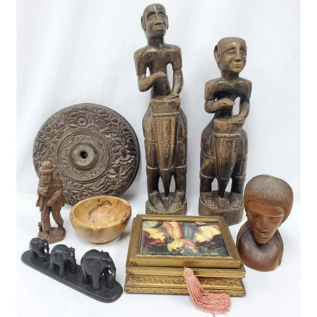 Lot of 8 Wood Carvings (1 of 6)