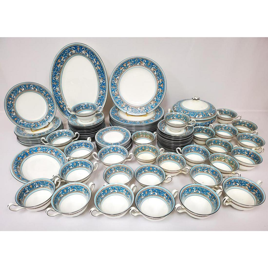 Wedgwood Porcelain Florentine Pattern Dinner Set. (1 of 8)