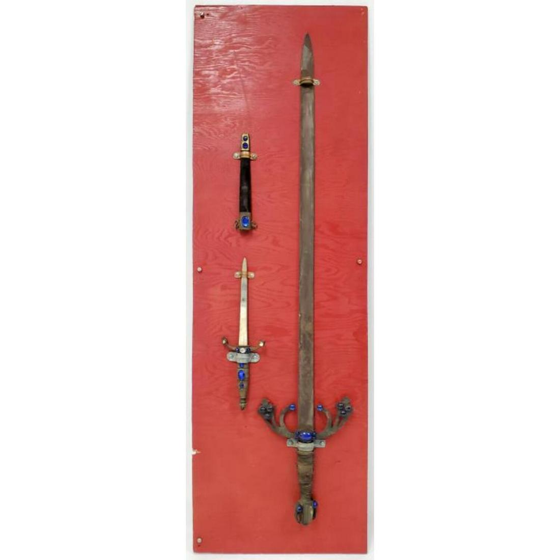 1 Sword & 1 Dagger w/ Sheath. Blue Stones. (1 of 3)