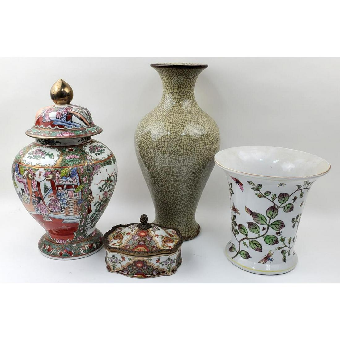 Lot of 4 Chinese Porcelain Items (1 of 4)