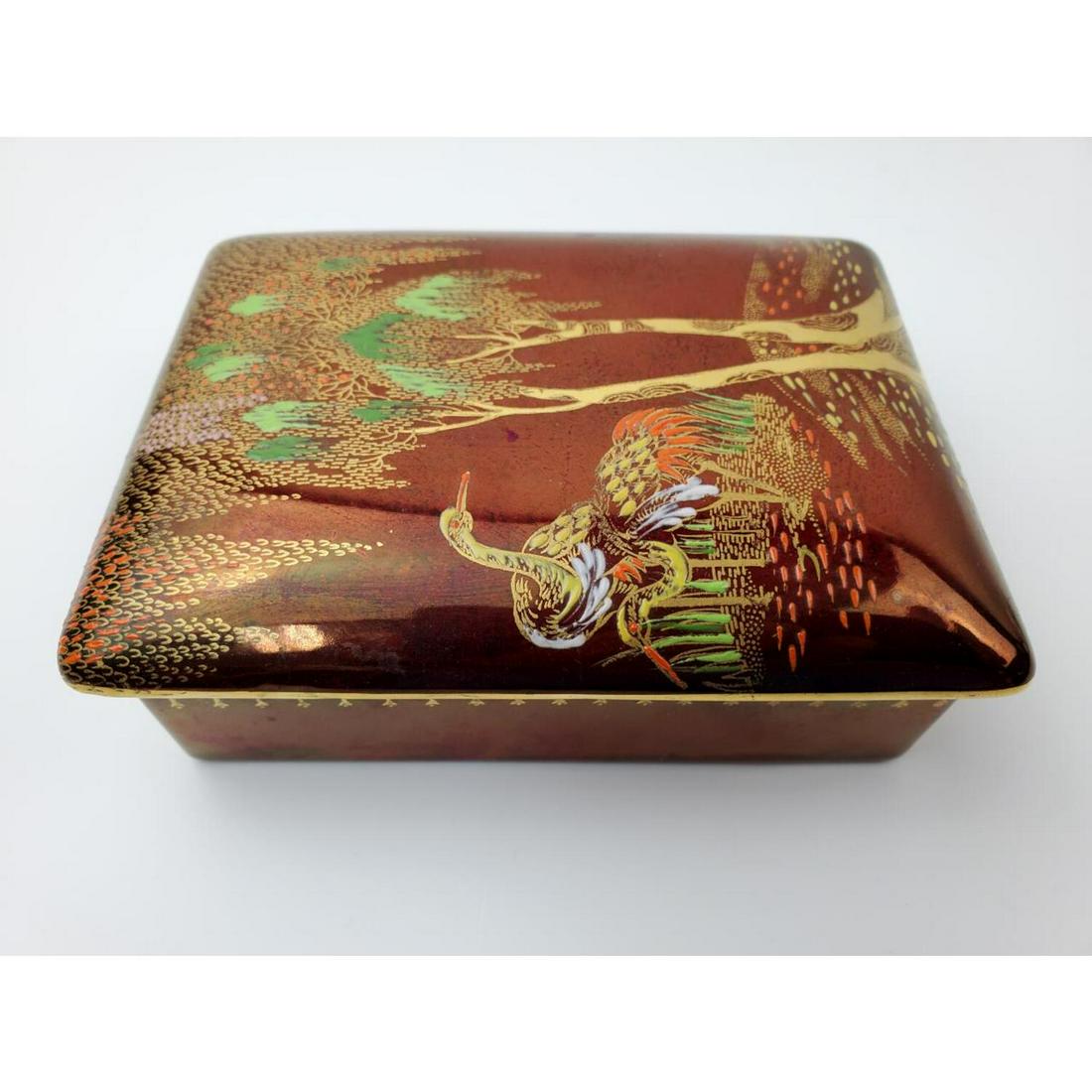 Carlton Ware Iridescent Enamel Porcelain Box: Carlton Ware English Iridescent and Enamel Porcelain Box "Rouge Royale". Condition: Excellent. Dimension: L- 5.25", W- 4", H- 1.5". Provenance: From the Collection of a New Jersey Doctor. Please note