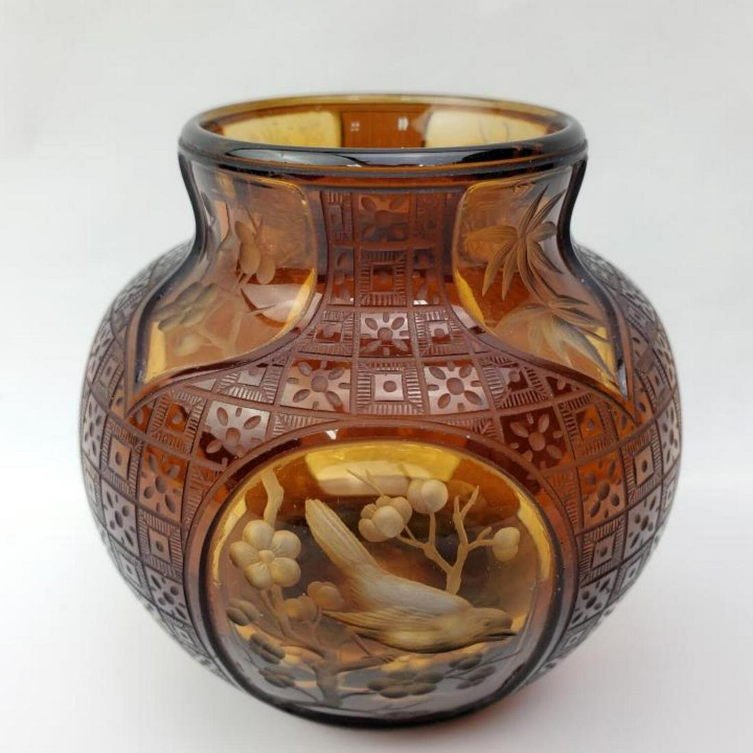 Important Thomas Webb "George Woodall" Vase, Attribution: Important Thomas Webb "George Woodall" Attribution Cameo and Intaglio Carved Vase with Decorations of Birds and Flowers. Circa 1880. Fully Signed at the Bottom. Condition: Excellent. Dimensions: H- 3.
