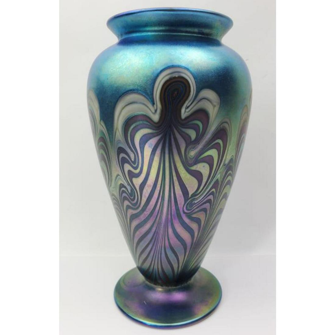 Vintage Iridescent Blue Pulled Feather Glass Vase. (1 of 4)